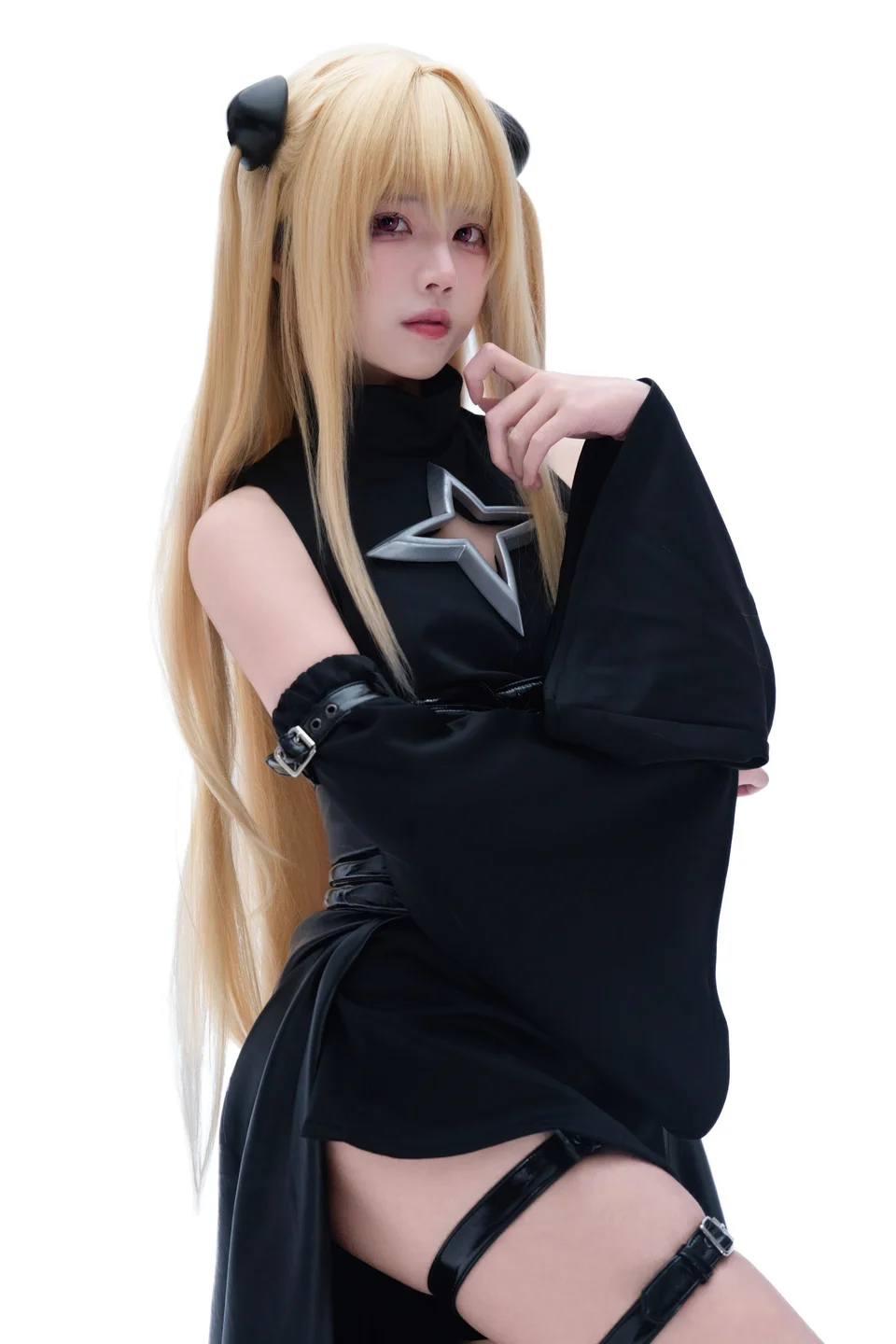 清水凪 - No.011 出包王女·金色暗影 [38P-300MB] tg@simisebaisi 【丝足阁】010.webp